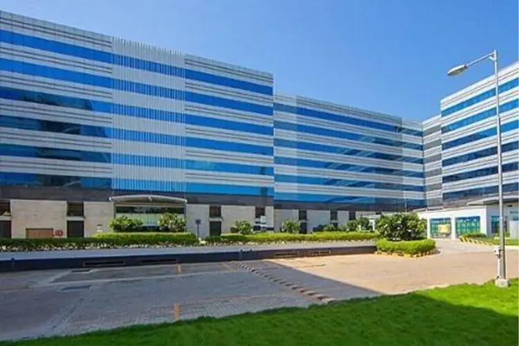 Managed office spaces and coworking spaces