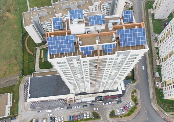Rooftop solar installation for standalone commercial buildings