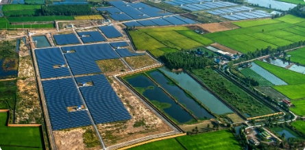 Large scale solar farm for renewable solar power solutions