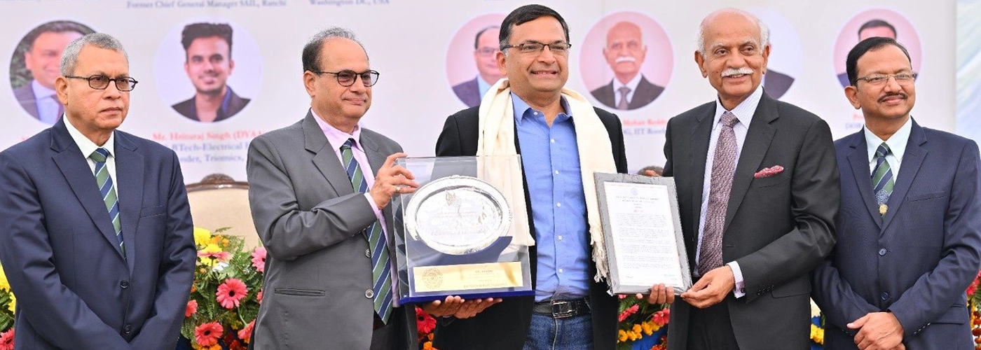 Rishi Das Honoured with the Distinguished Alumnus Award by IIT Roorkee